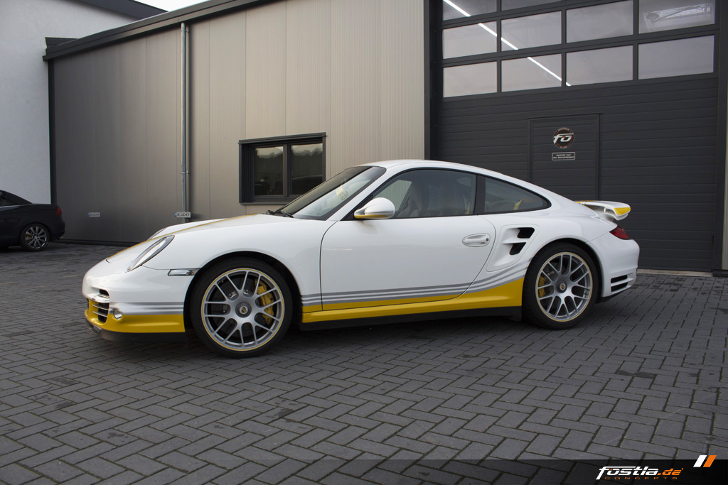 Porsche 911 Turbo 997 Car-Wrapping Design Streifen Gelb Yellow Folieren Exclusive 02.jpg