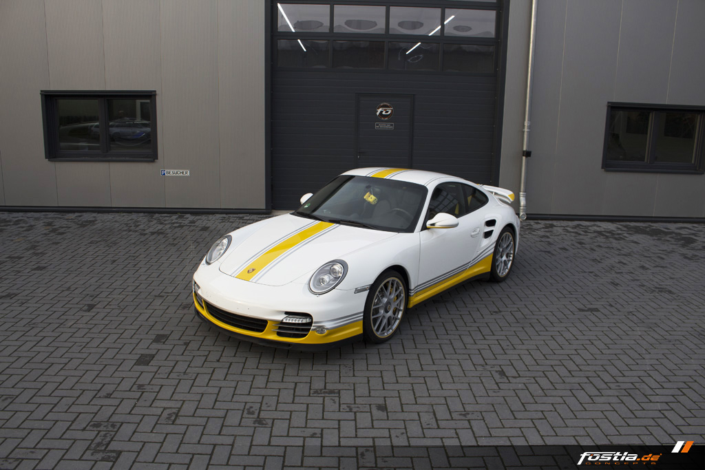 Porsche 911 Turbo 997 Car-Wrapping Design Streifen Gelb Yellow Folieren Exclusive 08.jpg