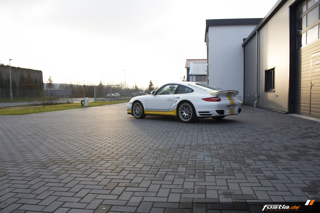 Porsche 911 Turbo 997 Car-Wrapping Design Streifen Gelb Yellow Folieren Exclusive 14.jpg