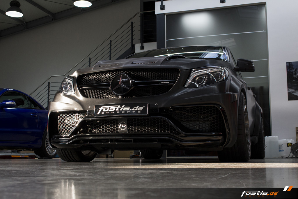 Mercedes GLE 63 AMG Coupé C292 Prior-Design Widebody Tuning Car-Wrapping Black Brushed 02.jpg