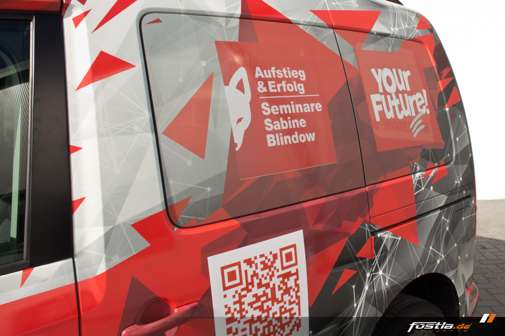 VW Caddy 2K Vollfolierung Digitaldruck Design Rot Weiß Grau Future 10.jpg