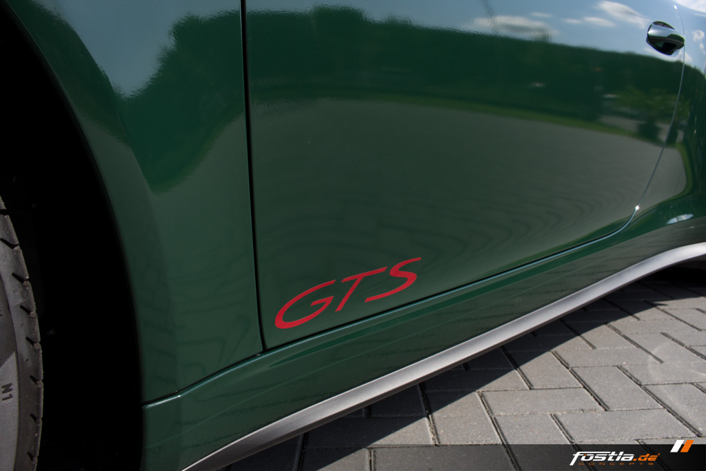 Porsche 911 Carrera S 991.2 Coupe British Racing Green Grün Rot Streifen Design Vollfolierung Teilfolierung 23.jpg