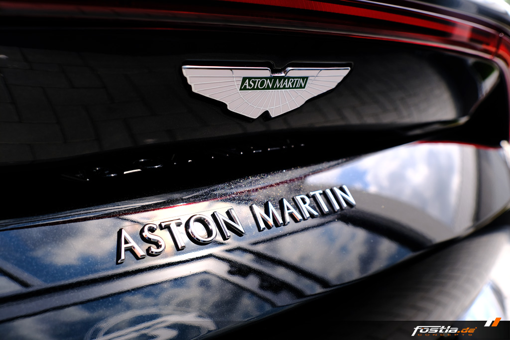Aston Martin Vantage V8 Xpel Lackschutz Vollfolierung Schwarz Hannover (16).jpg