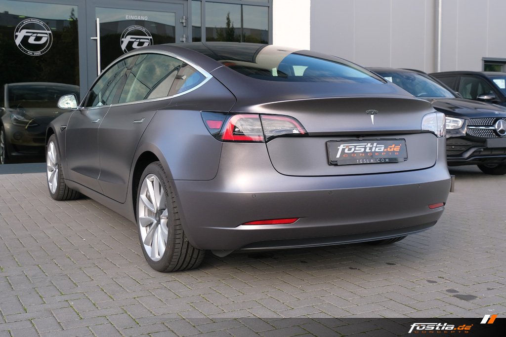 Tesla Model 3 Satin Dark Grey Vollfolierung Teilfolierung Folierung Hannover (16).jpg