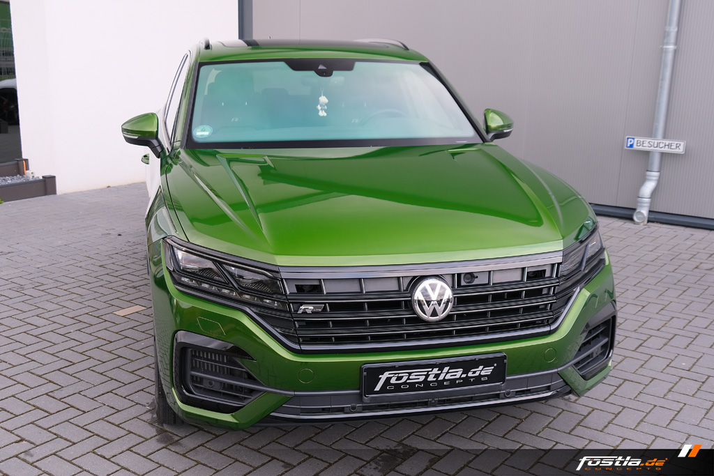 VW Touareg SUV Vollfolierung PWF Verdoro Green Grün Teilfolierung Chromleisten Schwarz Folieren Hannover (22).jpg