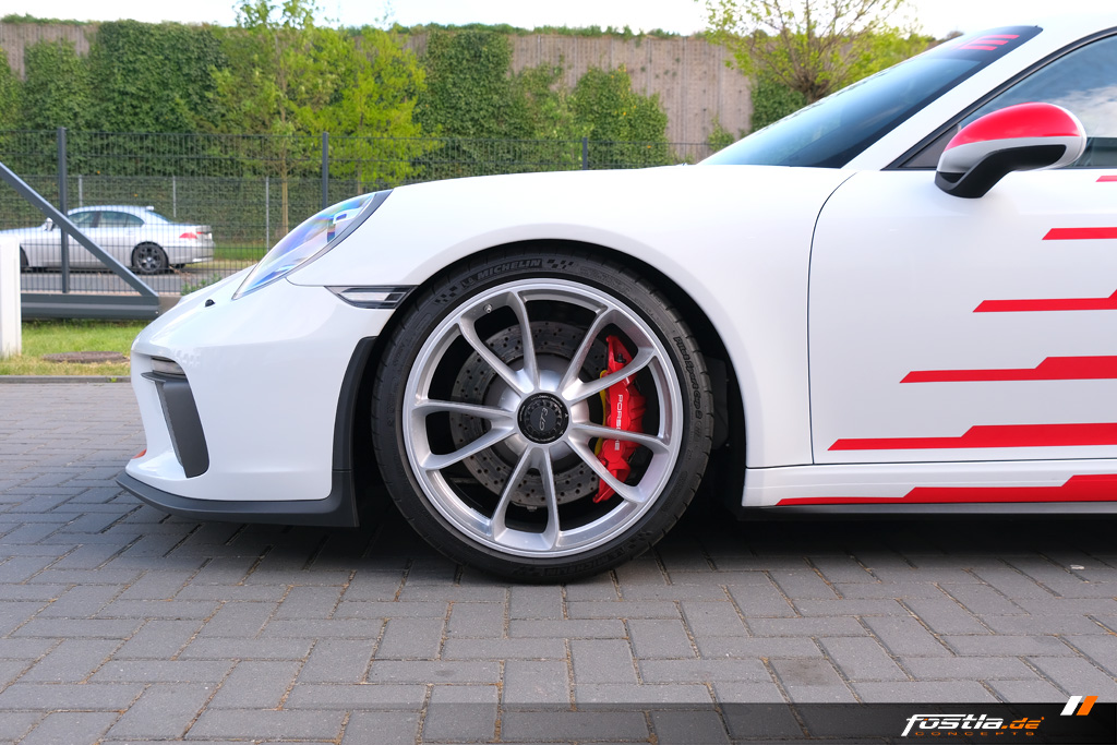 Porsche 911 GT3 (21).jpg
