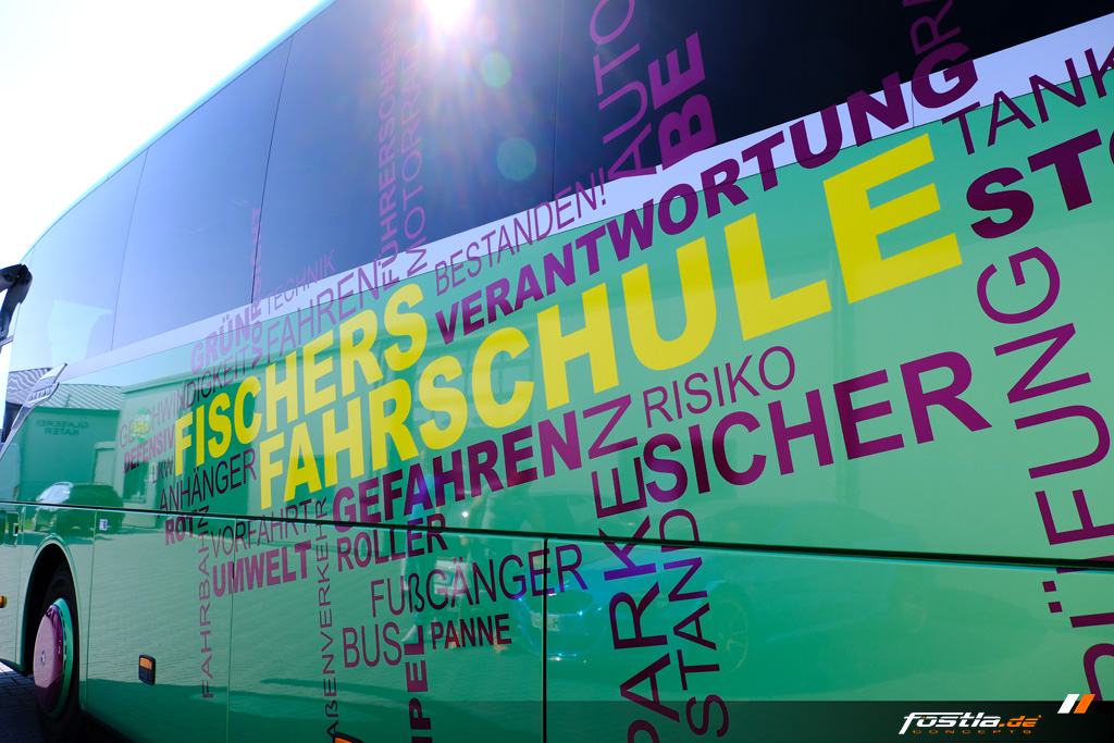 SETRA S 515 MD Reisebus Teilfolierung Gelb Fuchsia Werbebeschriftung Fahrschule (11).jpg