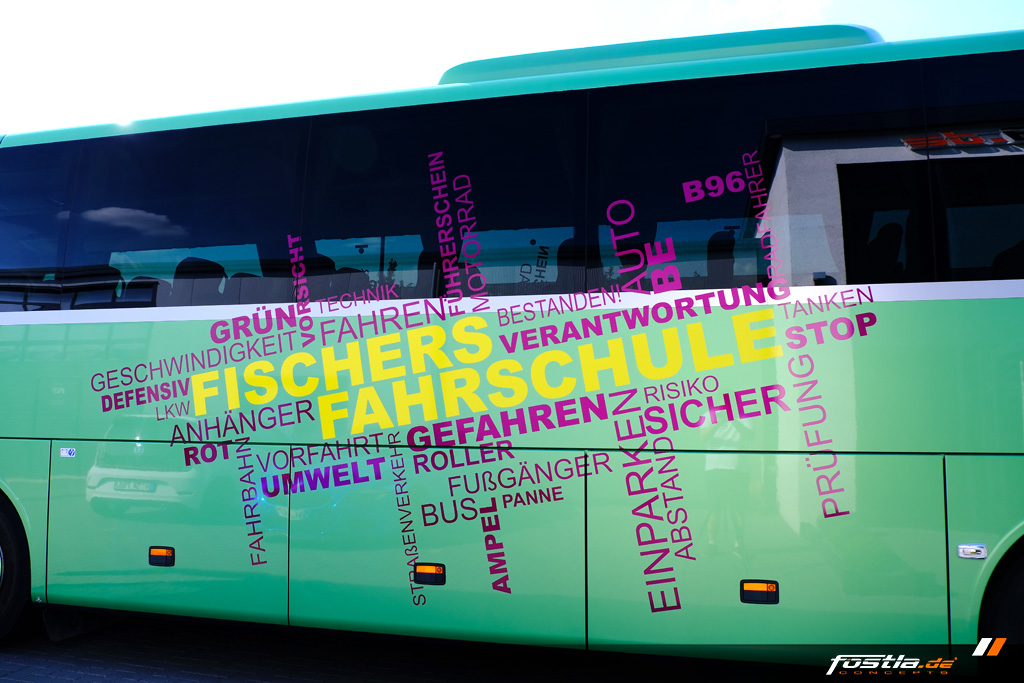 SETRA S 515 MD Reisebus Teilfolierung Gelb Fuchsia Werbebeschriftung Fahrschule (24).jpg