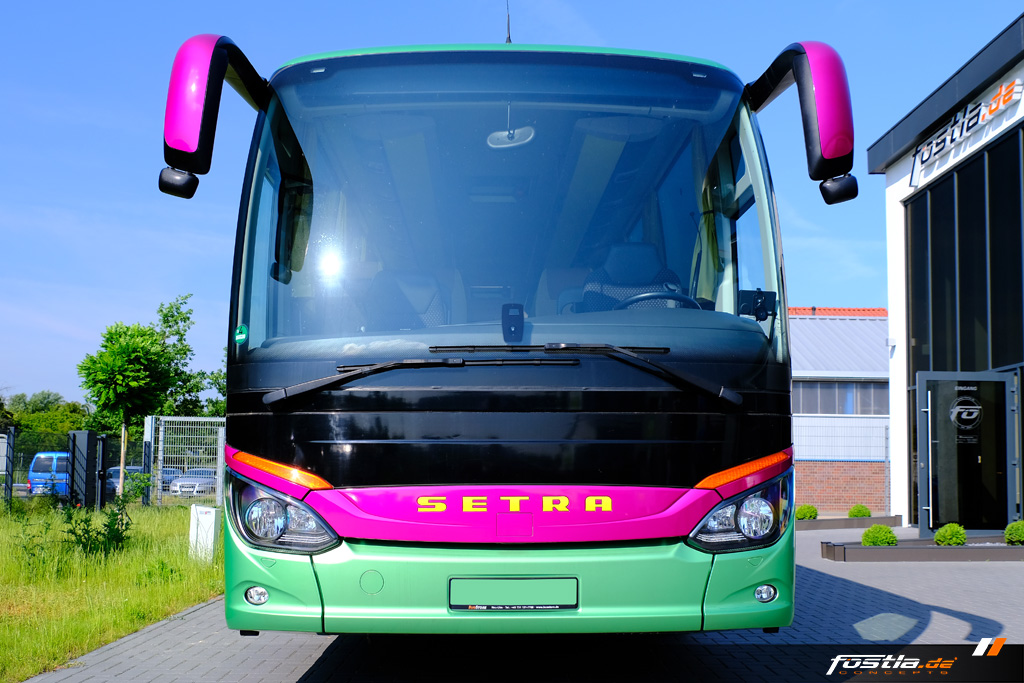 SETRA S 515 MD Reisebus Teilfolierung Gelb Fuchsia Werbebeschriftung Fahrschule (4).jpg