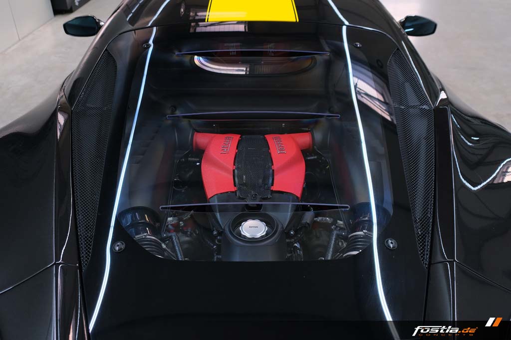 Ferrari F8 Tributo Schwarz Gelb Teilfolierung Folierung Streifen Stripes Steinschlagschutz Lackschutz XPEL PPF (10).jpg