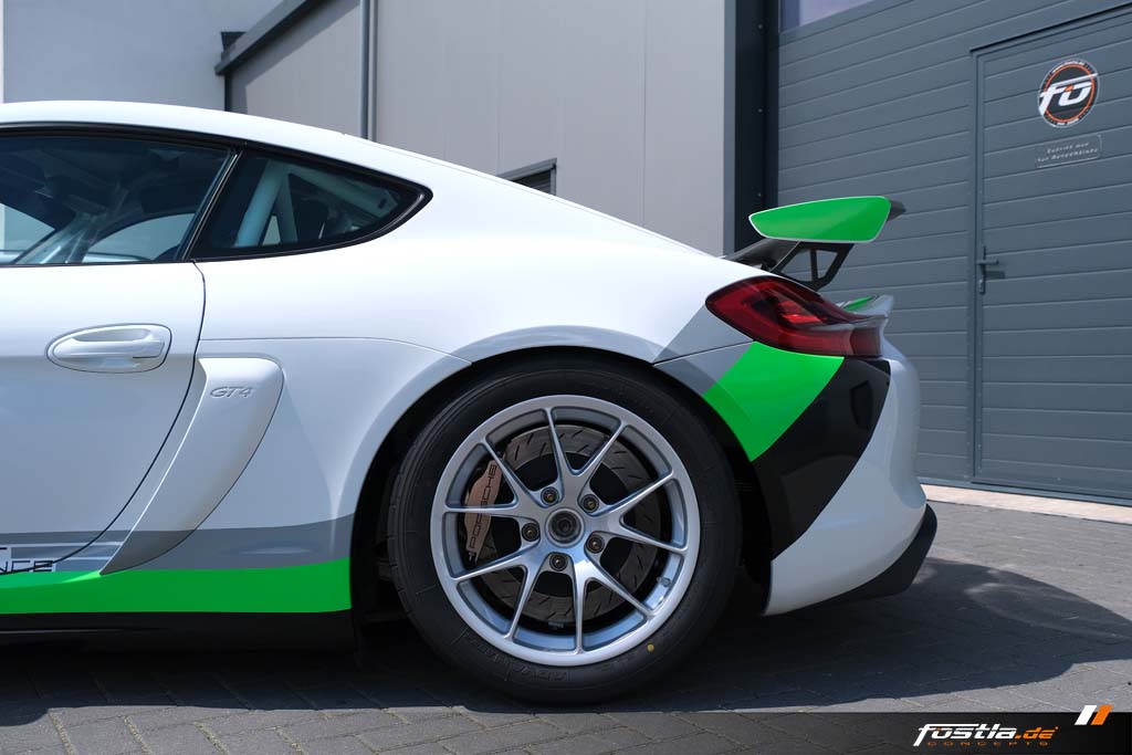 Porsche GT4 Clubsport 981 Teilfolierung Motorsport Rennsport Streifen Stripes Schwarz Grau Grün Design (12).jpg