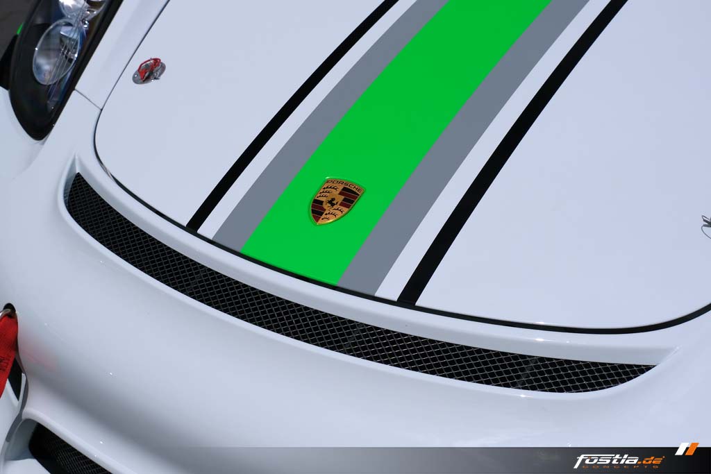 Porsche GT4 Clubsport 981 Teilfolierung Motorsport Rennsport Streifen Stripes Schwarz Grau Grün Design (4).jpg