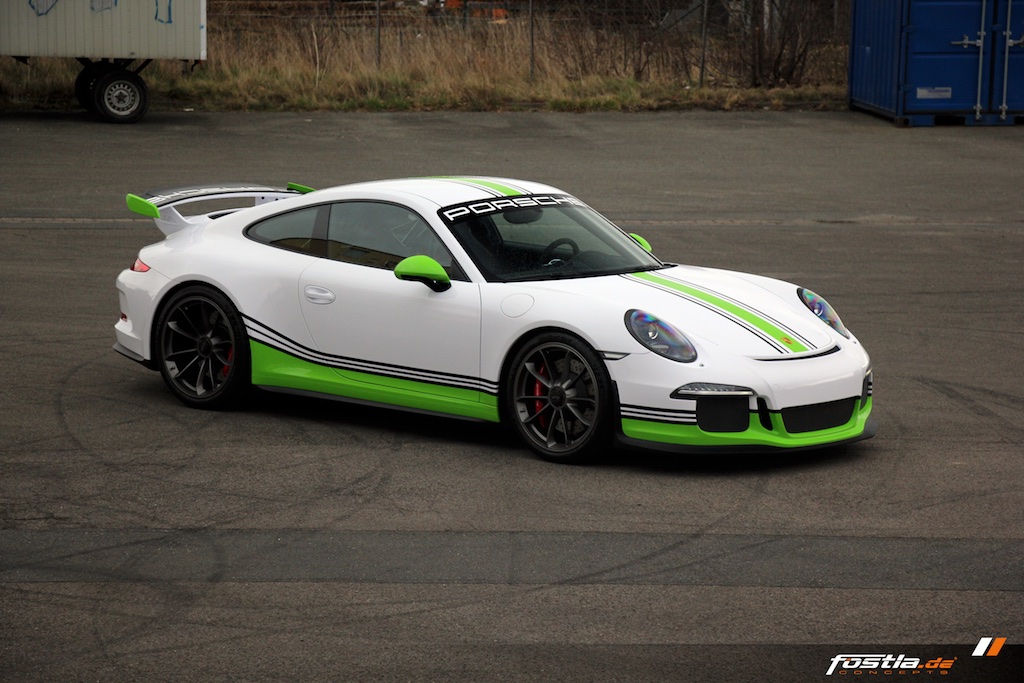Porsche 911 GT3 Green Design 11.jpg