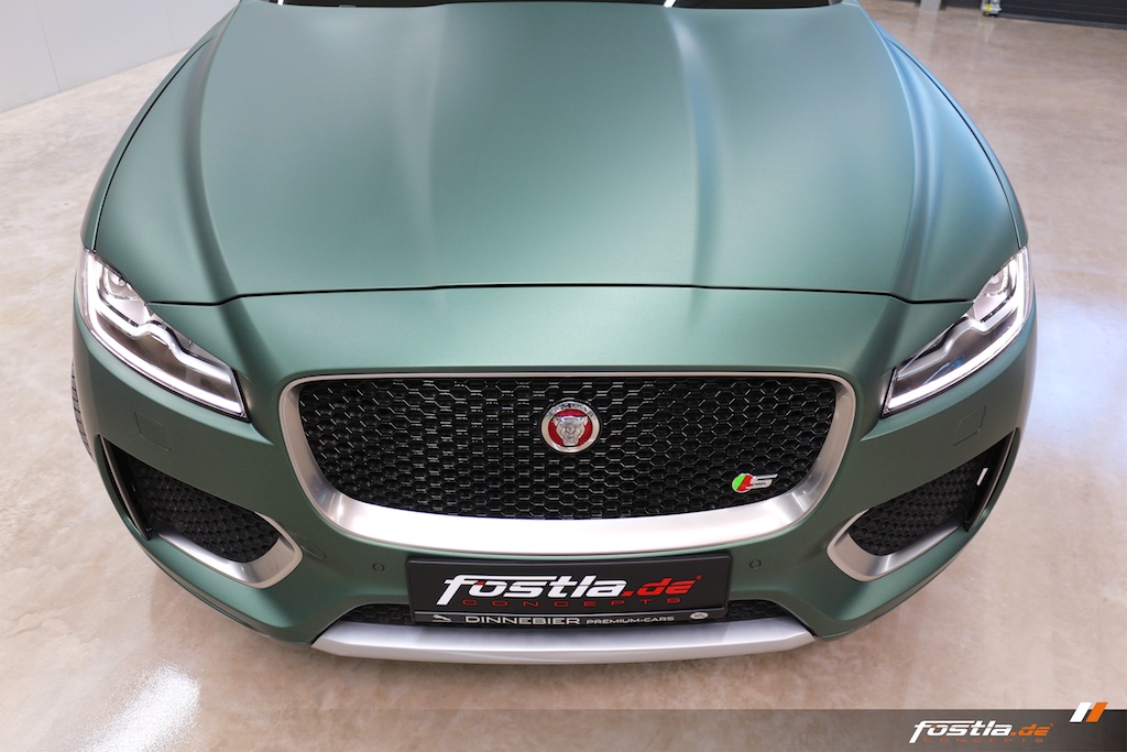 Jaguar F-Pace S - British-Green-Matt-Metallic 1.jpg