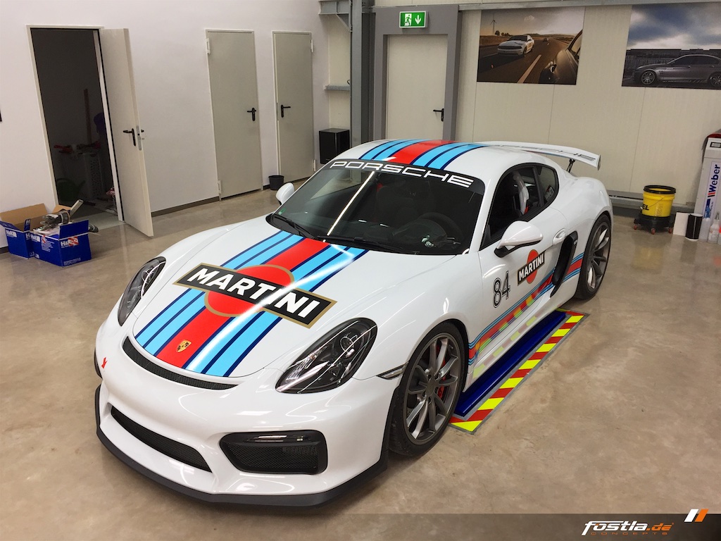 Porsche GT4 - Weiß - Martini Design 10.jpg