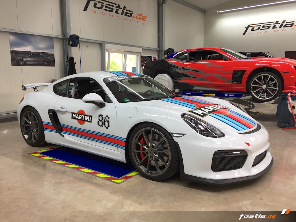 Porsche GT4 - Weiß - Martini Design 2.jpg