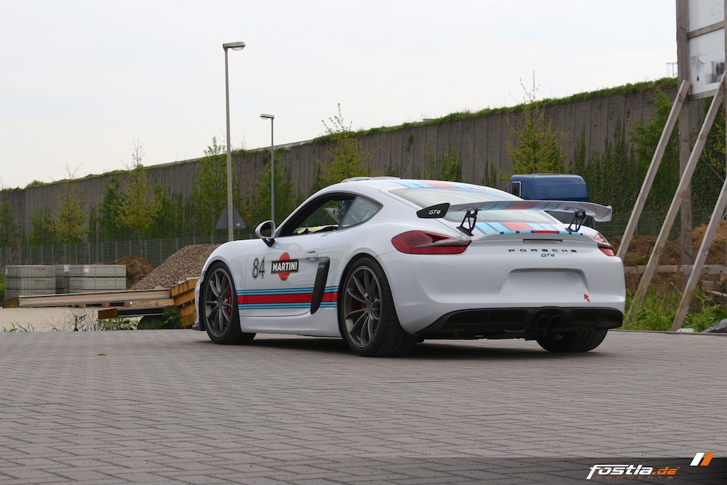 Porsche GT4 - Weiß - Martini Design.jpg